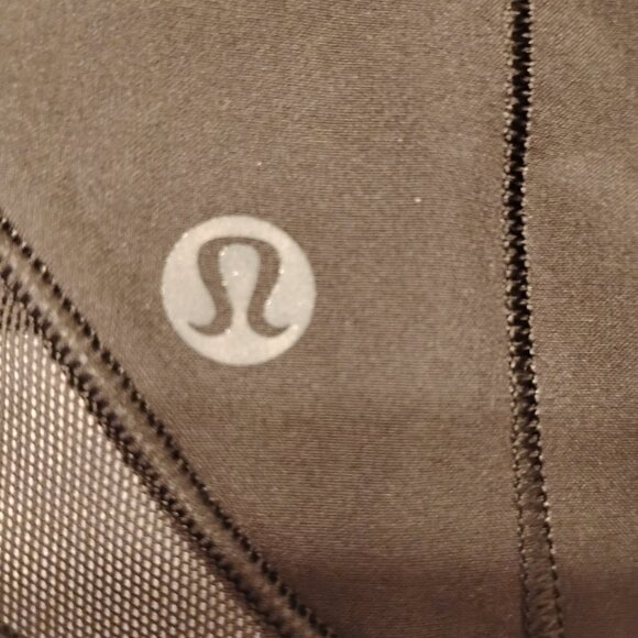 Lululemon Hotty Hot Short II *Long 4", W7ARLT, Black, Size 8 - Picture 10 of 16